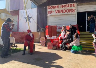 Un Cuento de Navida- Kyle flea market